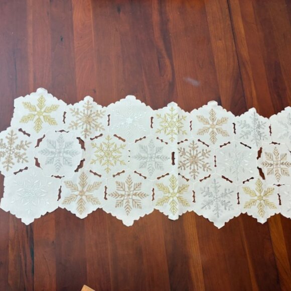 Table Runner 14.5 x 40" Metallic Snowflake Embroidered Ivory Winter Holiday - Picture 1 of 5